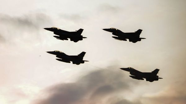 Истребители F16 турецких военно-воздушных сил, фото из архива - Sputnik Азербайджан