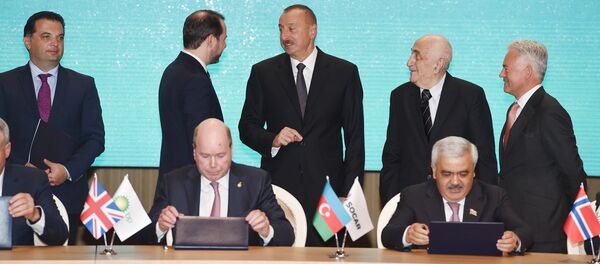 Церемония подписания нового Соглашения по месторождениям Азери, Чыраг и Гюнешли - Sputnik Азербайджан