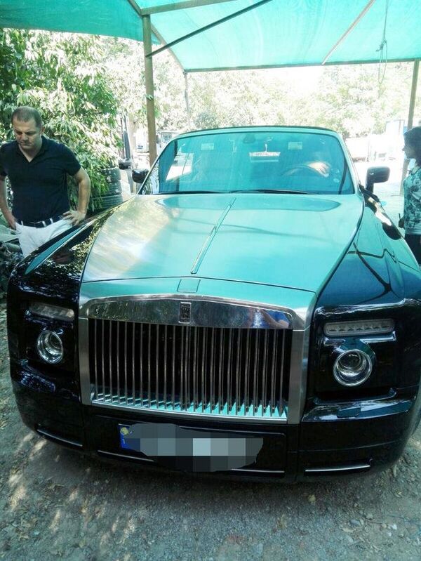 Автомобиль Rolls Royce Сархана Исмаилова, фото из архива Автомобиль Rolls Royce Сархана Исмаилова, фото из архива - Sputnik Азербайджан