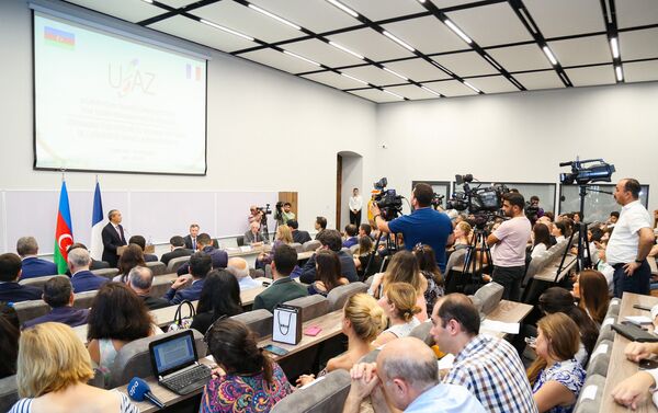 Церемония открытия нового здания Азербайджано-французского университета - Sputnik Азербайджан