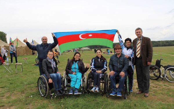 Международный турнир по прыжкам с парашютом для инвалидов - Sputnik Азербайджан