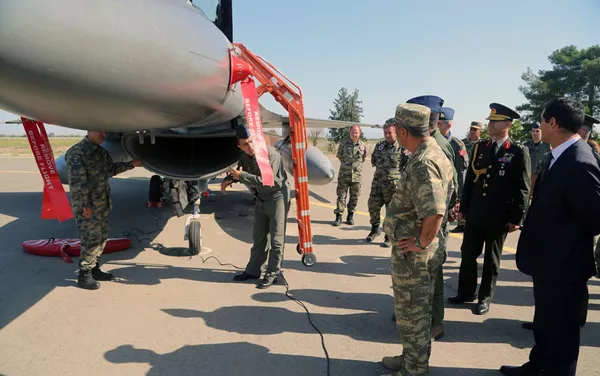 Министр обороны принял участие в церемонии открытия учений “TurAz Qartalı-2017” Министр обороны принял участие в церемонии открытия учений “TurAz Qartalı-2017” - Sputnik Азербайджан