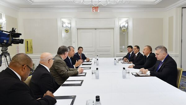 Президент Азербайджана Ильхам Алиев встретился в Нью-Йорке с председателем Фонда этнического взаимопонимания США раввином Марком Шнайером - Sputnik Азербайджан