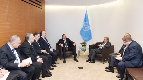 Президент Ильхам Алиев встретился в Нью-Йорке с генеральным секретарем ООН Антониу Гутеррешем - Sputnik Азербайджан