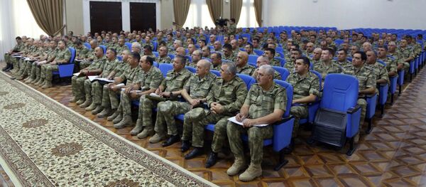 Расширенное заседание коллегии Министерства обороны, посвященное боевой и морально-психологической подготовке, а также итогам состоявшихся широкомасштабных учений проведено в прифронтовой зоне - Sputnik Азербайджан