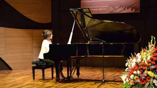 Концерт известной грузинской пианистки Элисо Болквадзе в Международном центре мугама в Баку - Sputnik Азербайджан