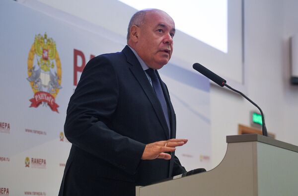 Спецпредставитель президента России по международному культурному сотрудничеству Михаил Швыдкой Спецпредставитель президента России по международному культурному сотрудничеству Михаил Швыдкой - Sputnik Азербайджан