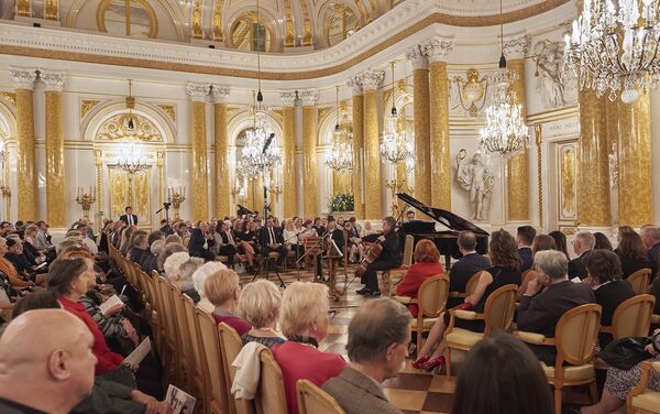 Сахиб Пашазаде выступил в Польше в королевском дворце с грандиозным концертом - Sputnik Азербайджан