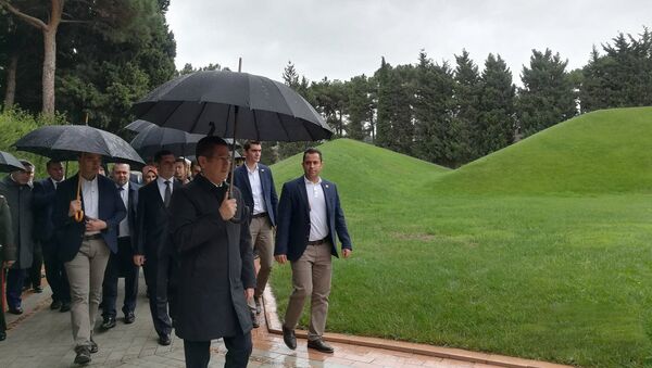 Министр национальной обороны Турции Нуреддин Джаникли посетил Аллею почетного захоронения - Sputnik Азербайджан
