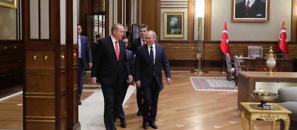 Президент РФ Владимир Путин и президент Турции Реджеп Тайип Эрдоган  во время встречи во дворце президента Турецкой Республики в Анкаре, 28 сентября 2017 года - Sputnik Азербайджан