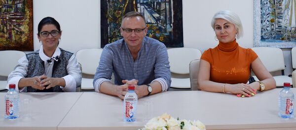 Пресс-конференция доцента Российского государственного института сценических искусств Игоря Качаева в Баку - Sputnik Азербайджан