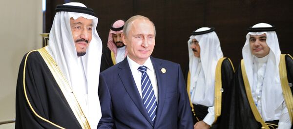 Президент России Владимир Путин и король Саудовской Аравии, председатель Совета министров королевства Саудовская Аравия Сальман бен Абдельзир Аль Сауд, фото из архива - Sputnik Азербайджан