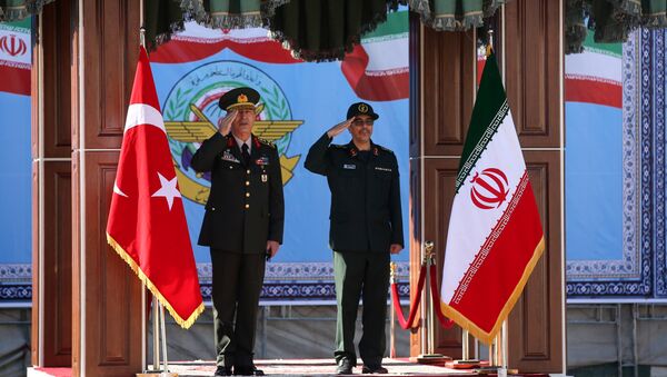 Визит главы турецкого Генштаба Хулуси Акара в Тегеран, 2 октября 2017 года - Sputnik Азербайджан
