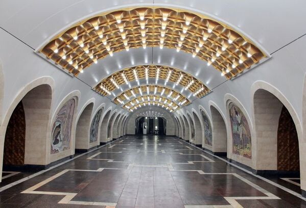 Станция Низами Бакинского метрополитена после реконструкции - Sputnik Азербайджан