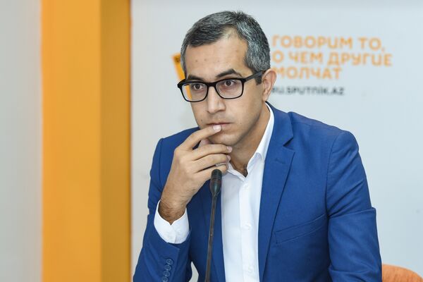 Эксперт в области образования Кямран Асадов Эксперт в области образования Кямран Асадов - Sputnik Азербайджан