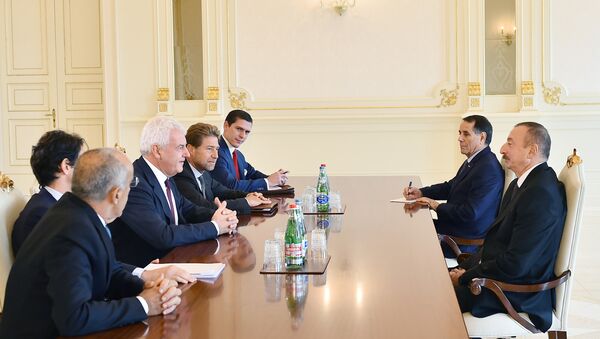 Президент Ильхам Алиев принял делегацию во главе с главным исполнительным директором компании «Леонардо» Италии - Sputnik Азербайджан