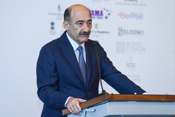 Министр культуры и туризма Абульфас Гараев Министр культуры и туризма Абульфас Гараев - Sputnik Азербайджан