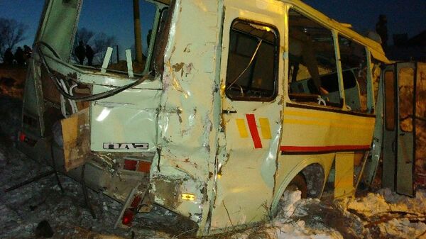 Столкновение автобуса с поездом произошло в Орловской области - Sputnik Азербайджан