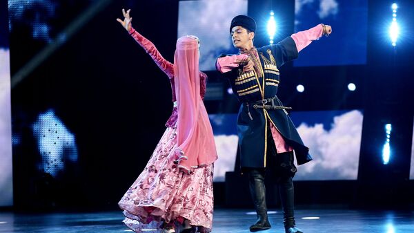 Азербайджанский танец Гайтагы на сцене Ты супер! Танцы - Sputnik Азербайджан