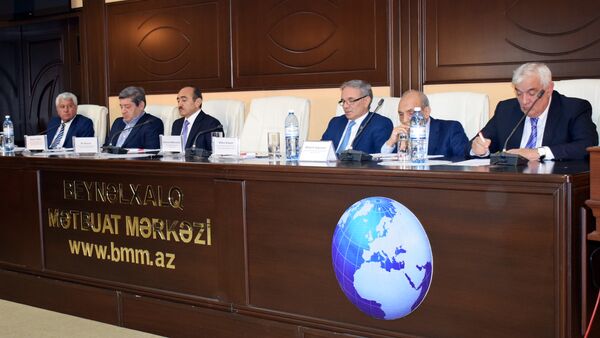 Конференции Роль средств массовой информации в защите и развитии литературного азербайджанского языка - Sputnik Азербайджан