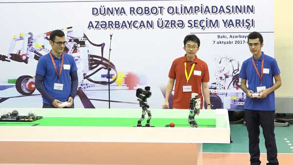 Роботы в Баку сыграли в футбол - Sputnik Азербайджан
