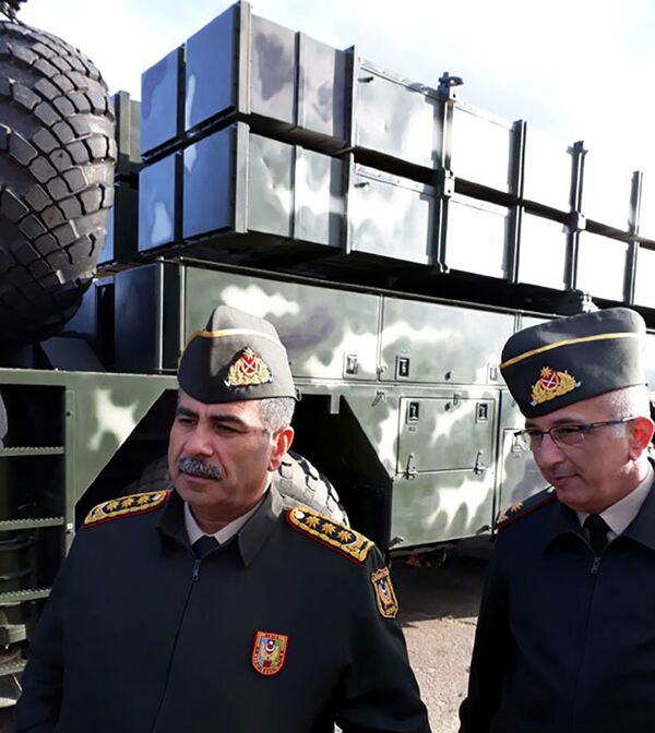 Министр обороны Азербайджана ознакомился с боевой техникой, производимой военно-промышленным комплексом Беларуси Министр обороны Азербайджана ознакомился с боевой техникой, производимой военно-промышленным комплексом Беларуси - Sputnik Азербайджан
