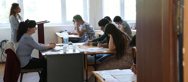 Студенты в аудитории, фото из архива Студенты в аудитории, фото из архива - Sputnik Азербайджан