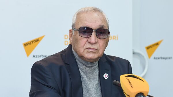 Azərbaycan Psixiatriya Assosiasiyasının prezidenti Nadir İsmayılov - Sputnik Azərbaycan