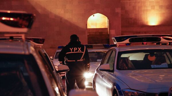 Проверка автомобилей с районной регистрацией на въезде в Баку - Sputnik Azərbaycan
