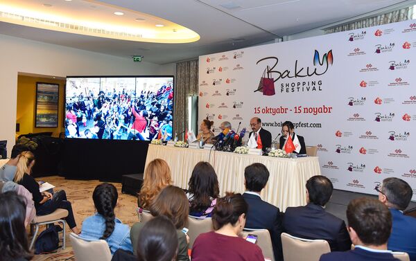 Пресс-конференция посвященная II шопинг фестивалю в Баку - Sputnik Азербайджан