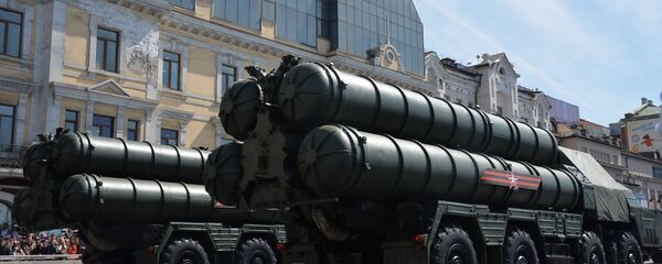 Зенитно-ракетный комплекс С-300 Зенитно-ракетный комплекс С-300 - Sputnik Азербайджан