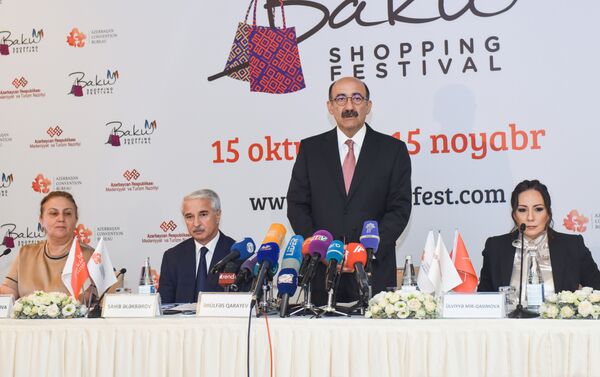 Пресс-конференция посвященная II шопинг фестивалю в Баку - Sputnik Азербайджан