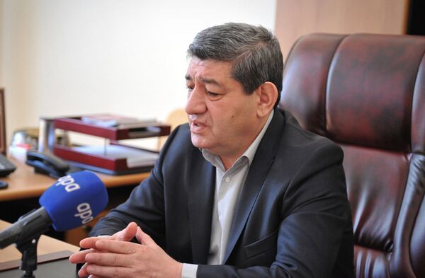 Nizami Cəfərov - deputat, filoloq, alim Nizami Cəfərov - deputat, filoloq, alim - Sputnik Azərbaycan
