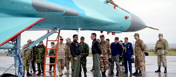 Военные атташе зарубежных стран, аккредитованные в Азербайджане, посетили базу Военно-воздушных сил Военные атташе зарубежных стран, аккредитованные в Азербайджане, посетили базу Военно-воздушных сил - Sputnik Азербайджан
