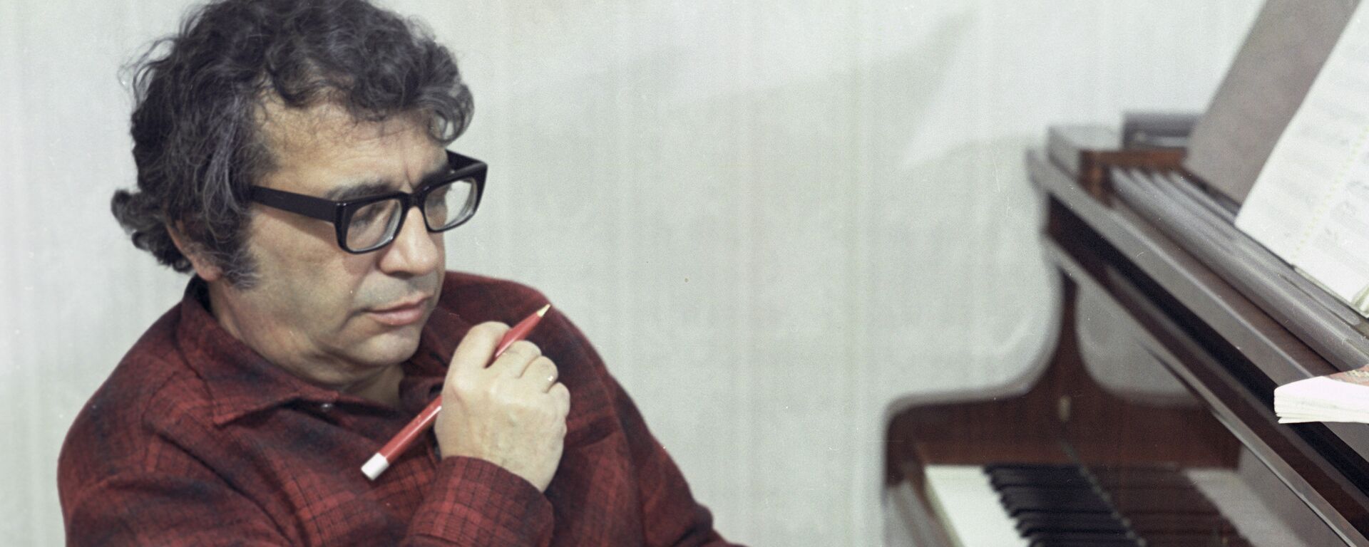 Азербайджанский композитор, народный артист СССР Гара Гараев в 1977 году - Sputnik Azərbaycan, 1920, 10.03.2021