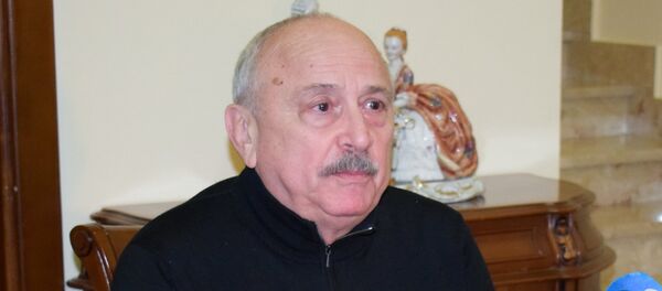 Главный режиссер Азербайджанского государственного русского драматического театра Александр Шаровский - Sputnik Азербайджан
