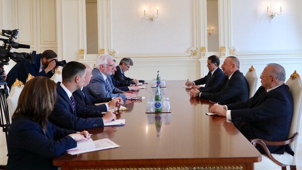 Президент Ильхам Алиев принял министра иностранных дел Польши - Sputnik Азербайджан