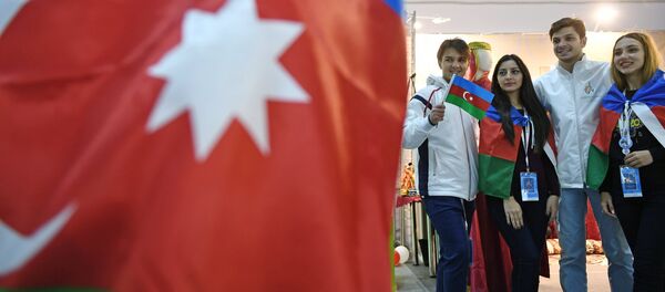 Участники XIX Всемирного фестиваля молодежи и студентов в Сочи Участники XIX Всемирного фестиваля молодежи и студентов в Сочи - Sputnik Азербайджан
