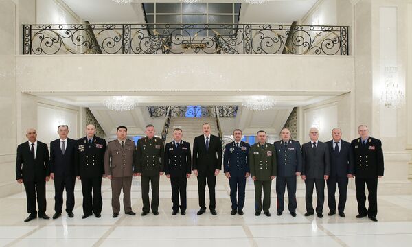 Президент Ильхам Алиев принял участников заседания Совета командующих погранвойсками СНГ - Sputnik Азербайджан