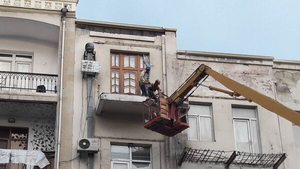 Bakının mərkəzi küçələrində “balkon”lar sökülür - Sputnik Azərbaycan