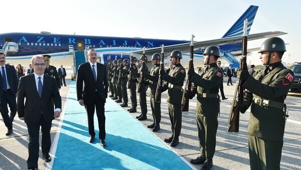 Президент Азербайджана Ильхам Алиев в Международном аэропорту Стамбула имени Ататюрка - Sputnik Азербайджан