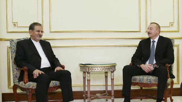 Встреча президента Азербайджана Ильхама Алиева с первым вице-президентом Ирана Эсхаком Джахангири, Стамбул, 19 октября 2017 года - Sputnik Азербайджан