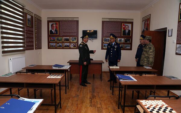 Руководство Министерства обороны приняло участие в открытии новой воинской части войск Противовоздушной обороны - Sputnik Азербайджан