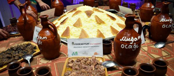 Фисинджан-плов, фото из архива - Sputnik Азербайджан