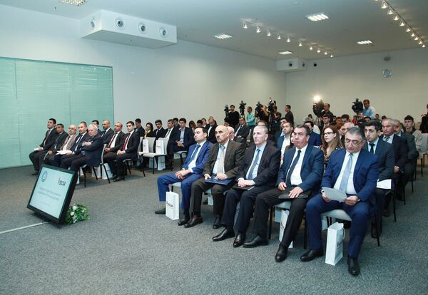 Мероприятие на тему Поддержка местных производителей в сфере промышленной переработки Мероприятие на тему Поддержка местных производителей в сфере промышленной переработки - Sputnik Азербайджан