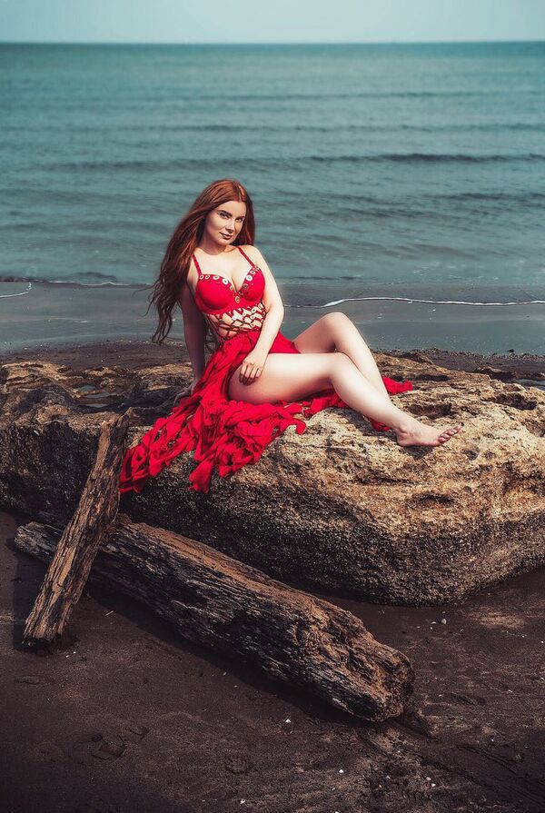 Новая фотосессия обладательницы титула II Vice Mrs. Top of the World-2015 Теграны Бахрузи Новая фотосессия обладательницы титула II Vice Mrs. Top of the World-2015 Теграны Бахрузи - Sputnik Азербайджан