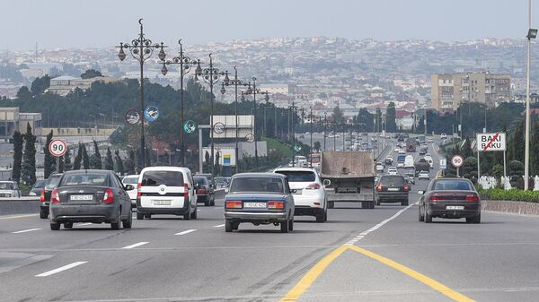 Движение транспорта на трассе Баку-Сумгайыт, фото из архива - Sputnik Азербайджан