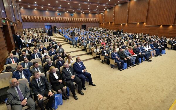 Первая конференция Общественного объединения Региональное развитие Фонда Гейдара Алиева, город Сабирабад, 27 октября 2017 года - Sputnik Азербайджан
