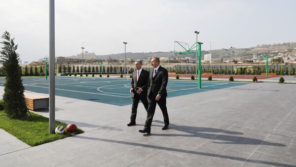 Президент Ильхам Алиев в новом парке в Сабаильском районе Баку - Sputnik Азербайджан