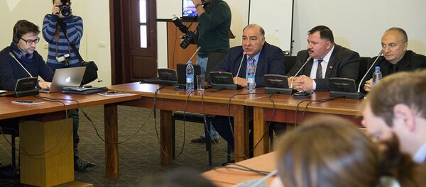 Камиль Салимов, Гурам Мархулия и Артур Агаджанов Камиль Салимов, Гурам Мархулия и Артур Агаджанов - Sputnik Азербайджан